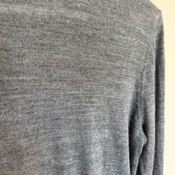 GAP Merino Wool Turtleneck Grey - Picture 2 of 4